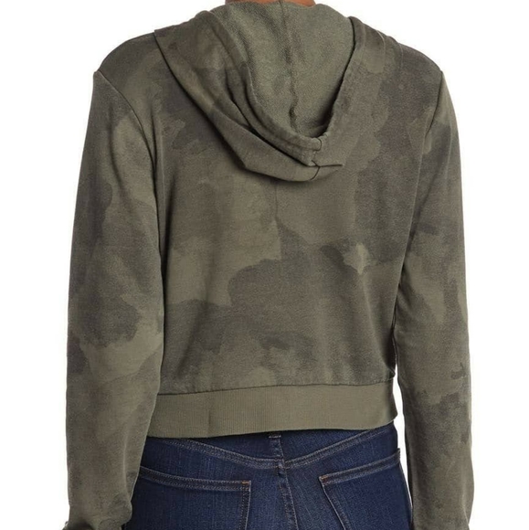 Alternative Cropped Camo Print Hoodie - Picture 3 of 11